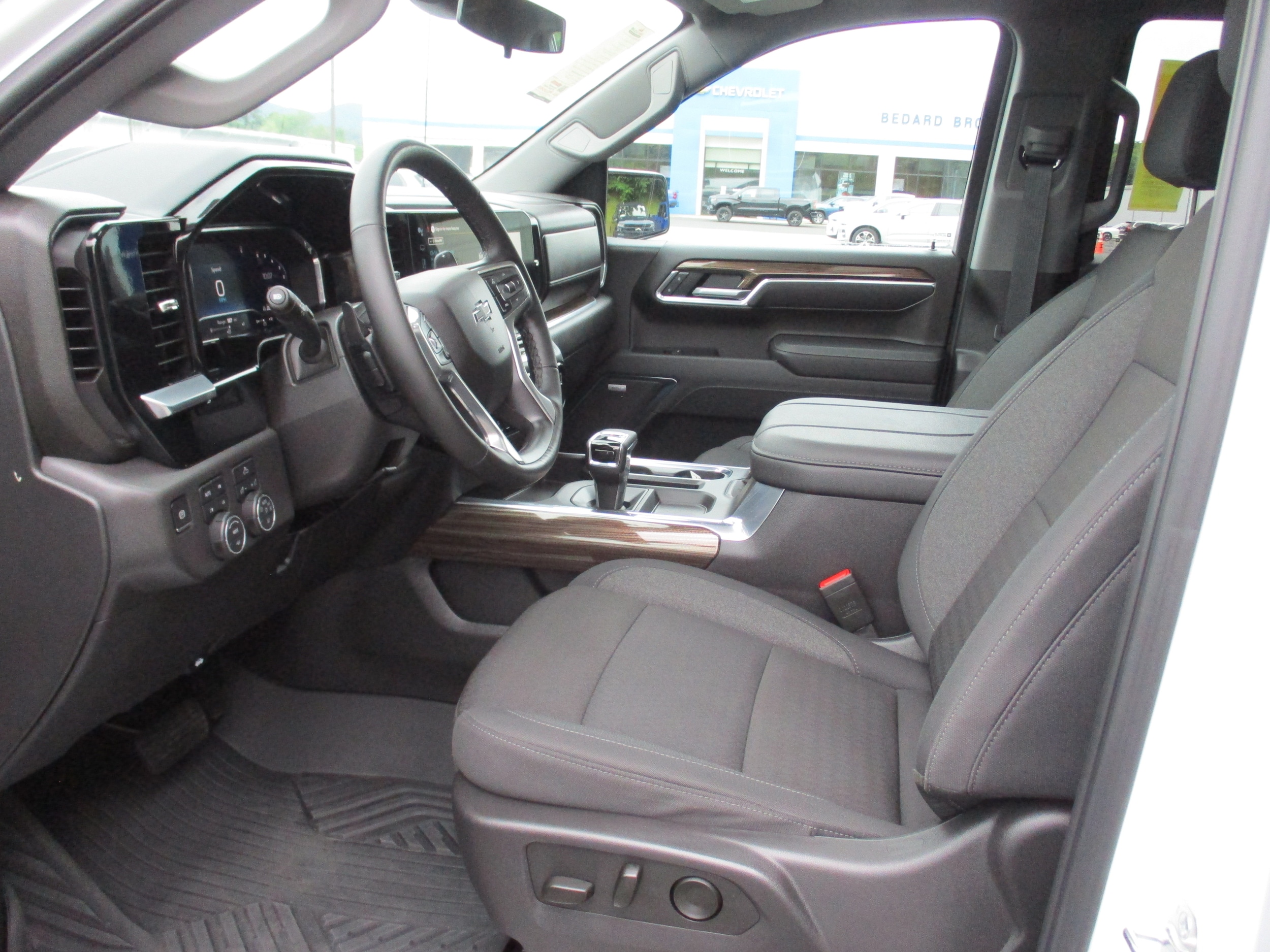 2025 Chevrolet Silverado 1500 LT Trail Boss - Photo 12