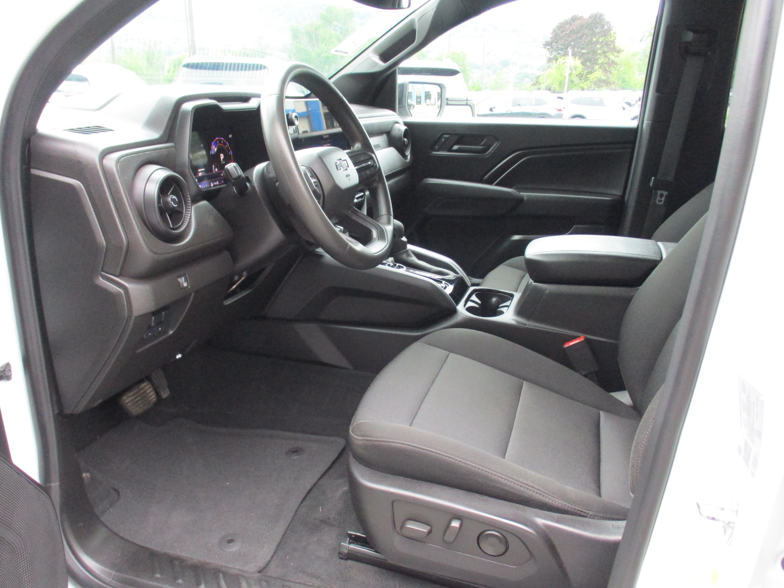 2024 Chevrolet Colorado Trail Boss - Photo 11