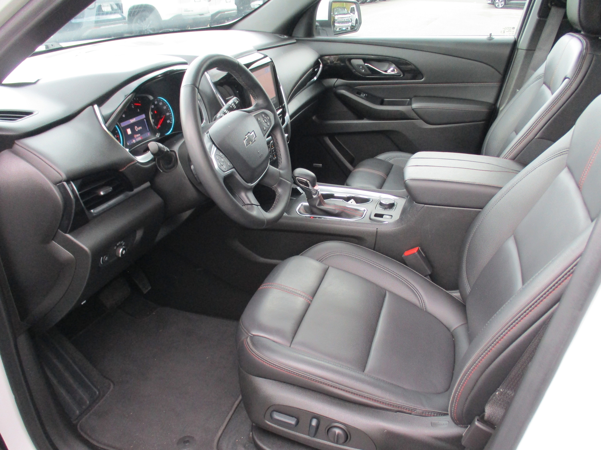 2023 Chevrolet Traverse RS - Photo 10