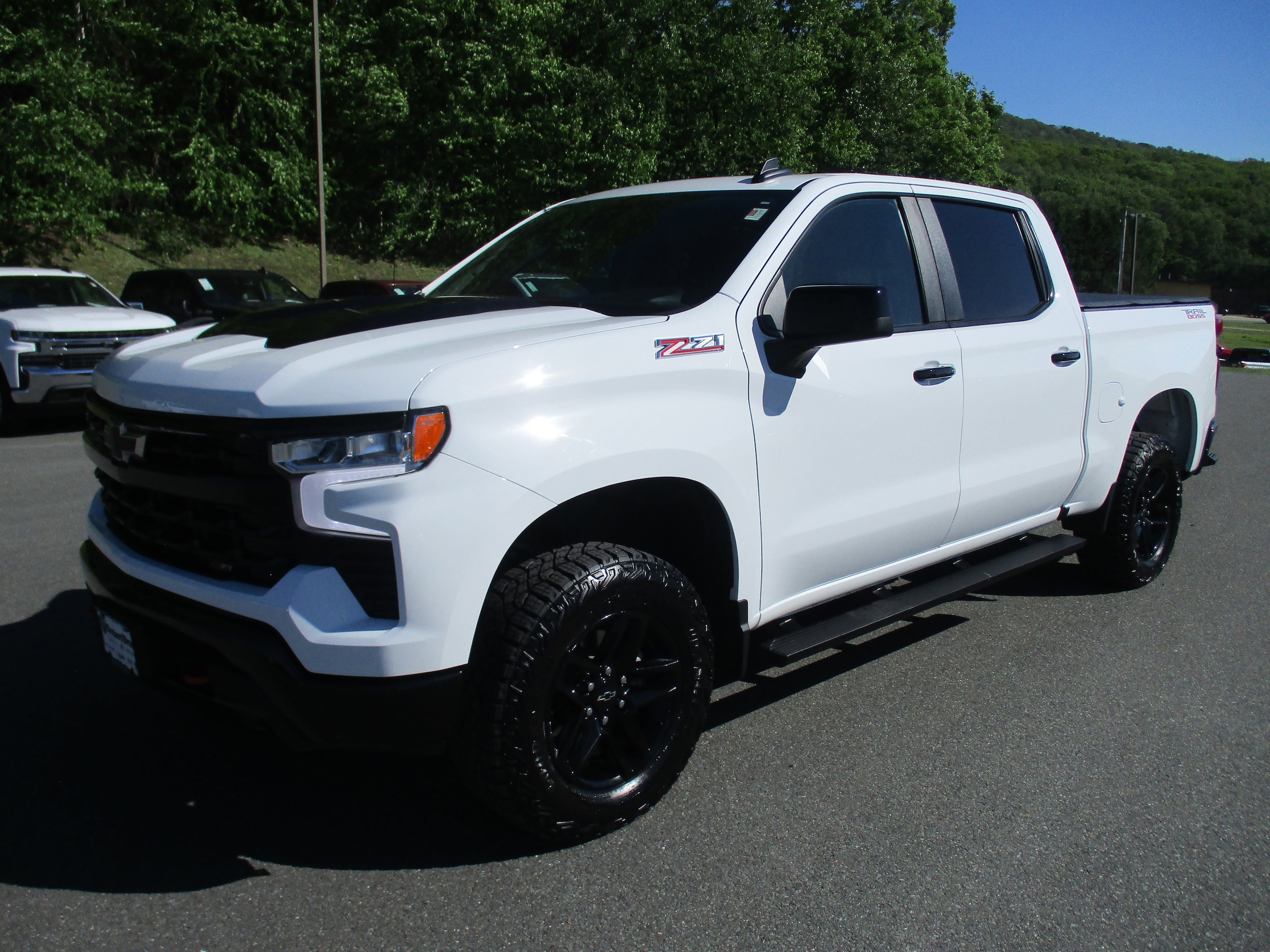 2025 Chevrolet Silverado 1500 LT Trail Boss 4X4 Crew Cab Short Box's photo