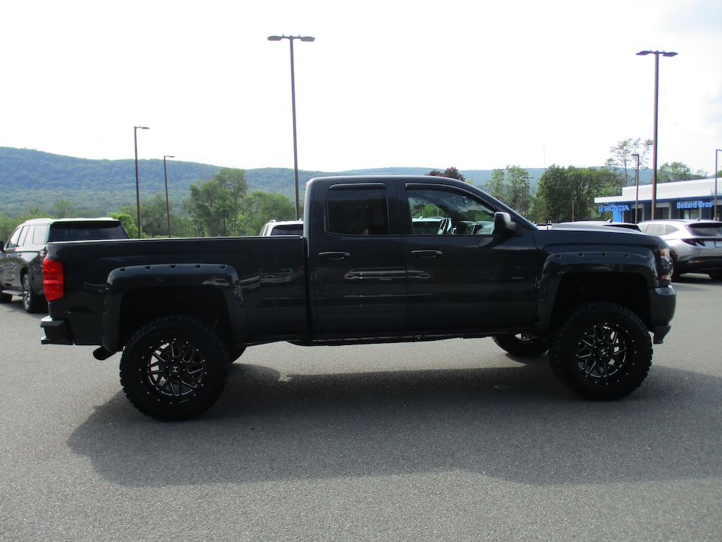 Used 2018 Chevrolet Silverado 1500 LT Truck