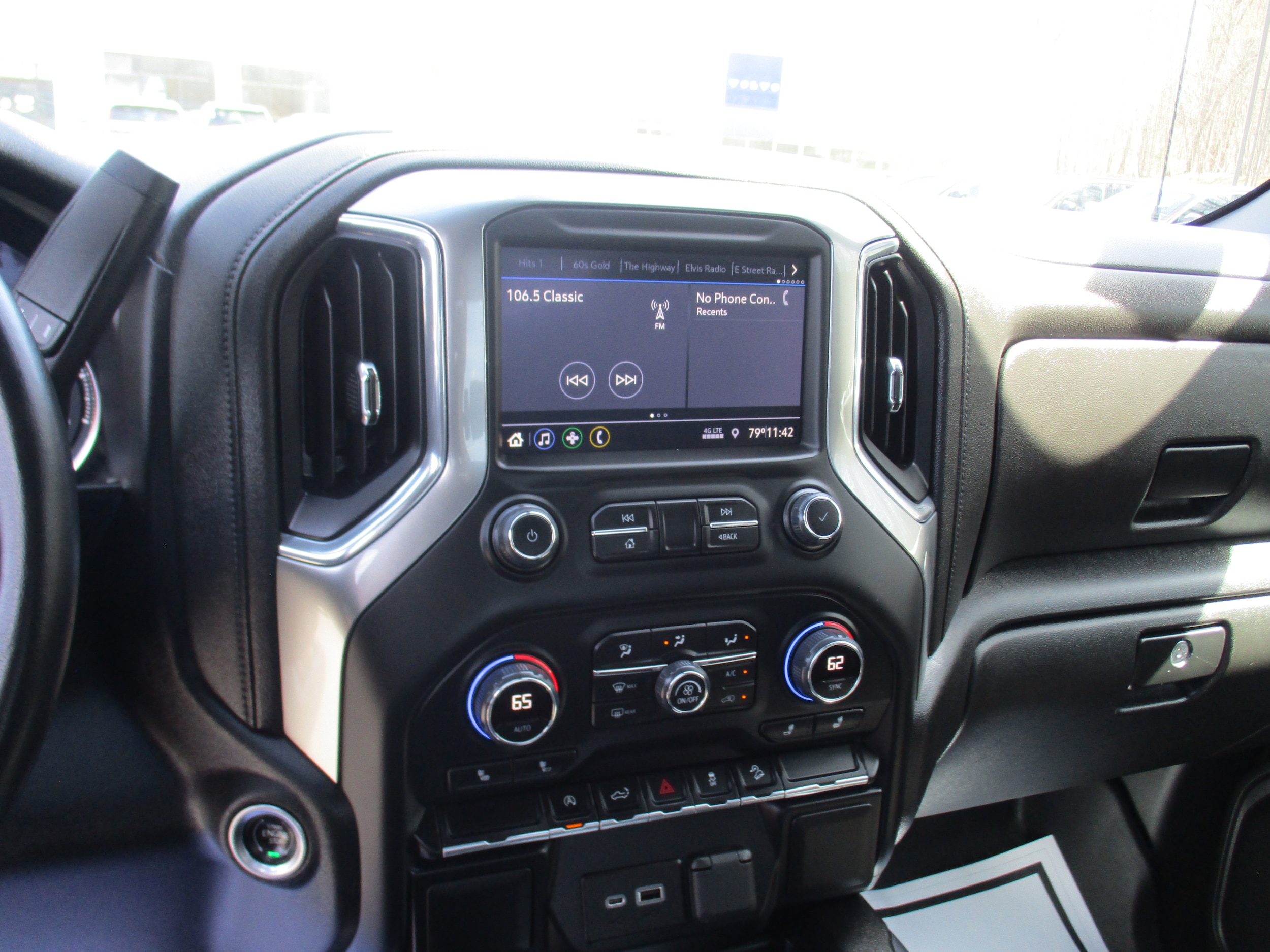 2022 Chevrolet Silverado 1500 Limited RST - Photo 16