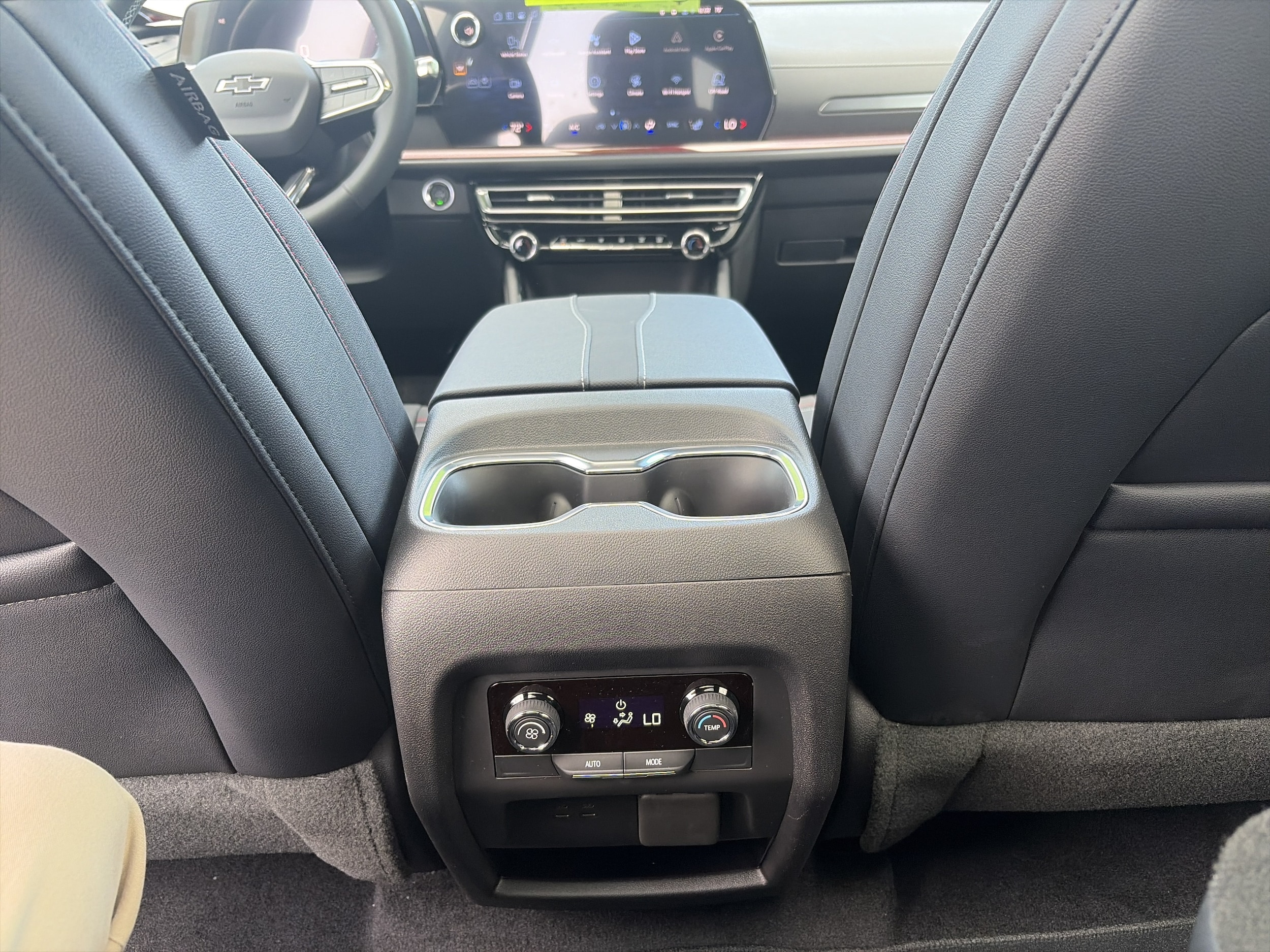 2026 Chevrolet Traverse Z71 - Photo 16