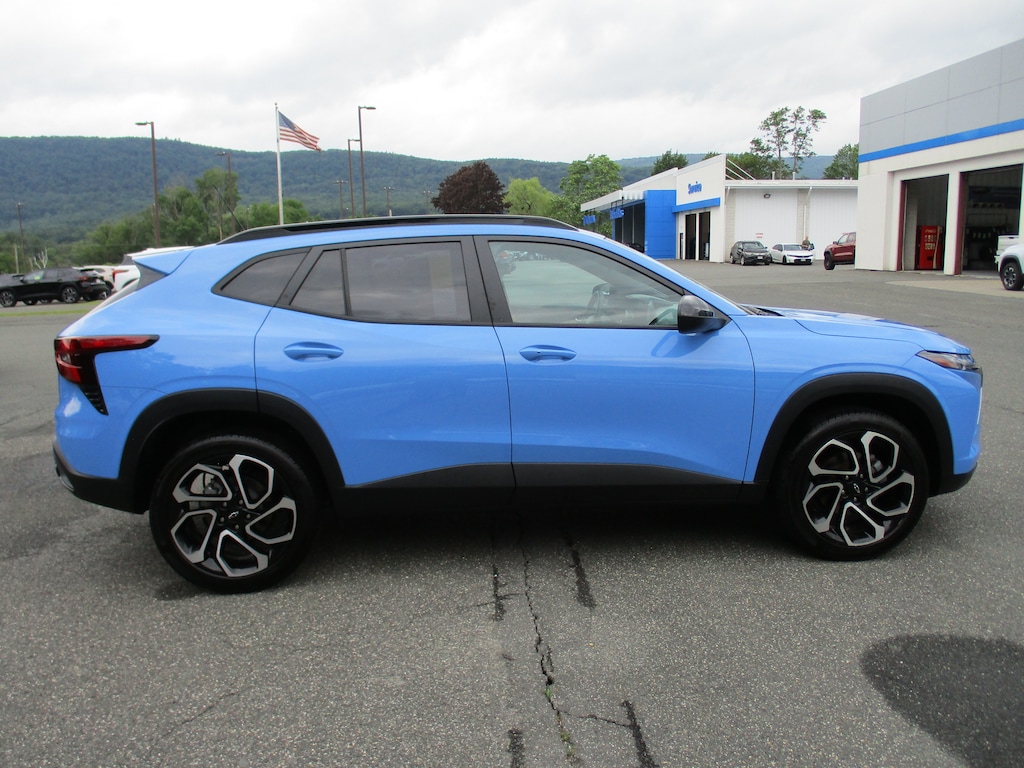 Used 2024 Chevrolet Trax 2RS SUV