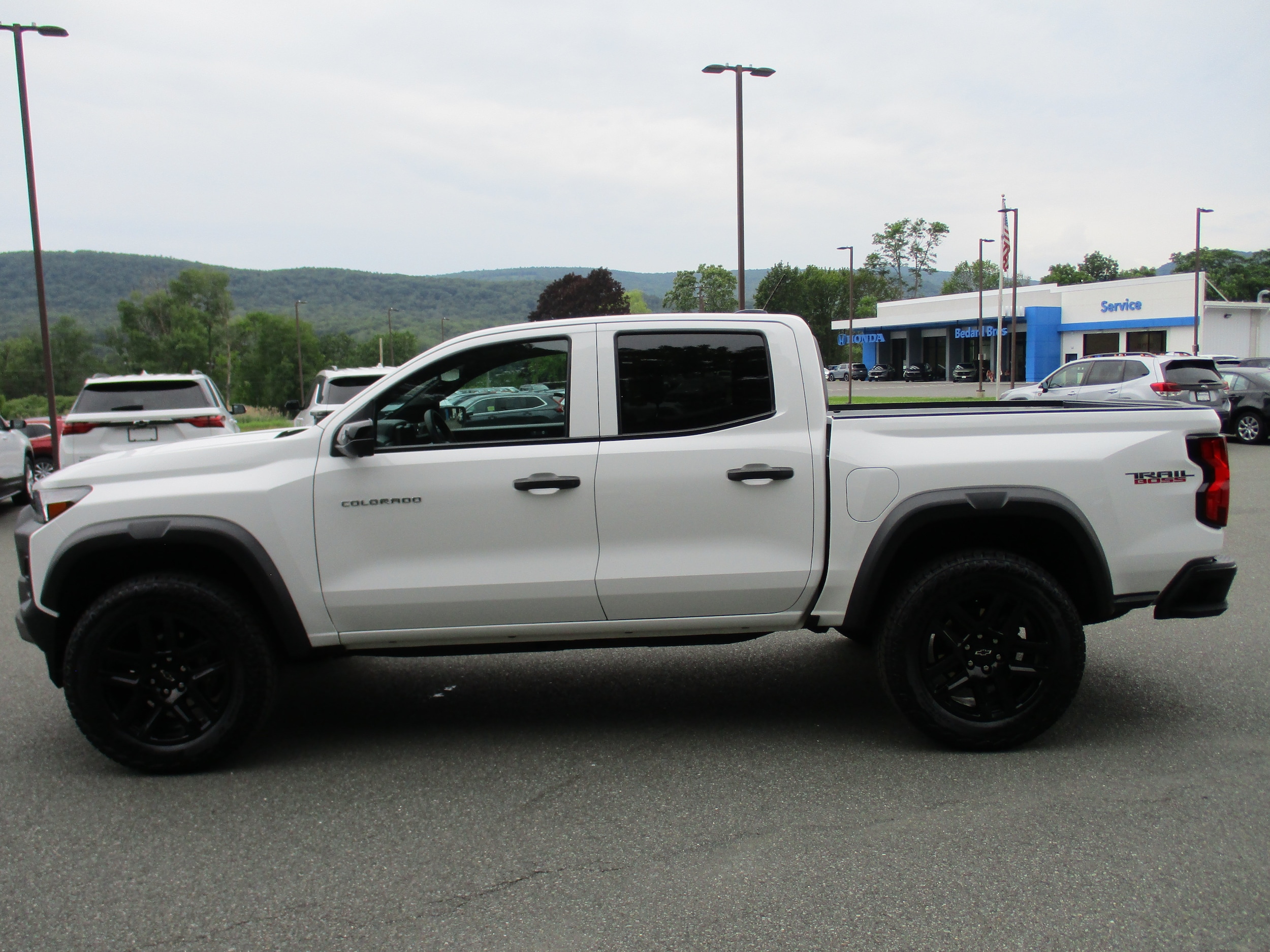 2024 Chevrolet Colorado Trail Boss - Photo 8