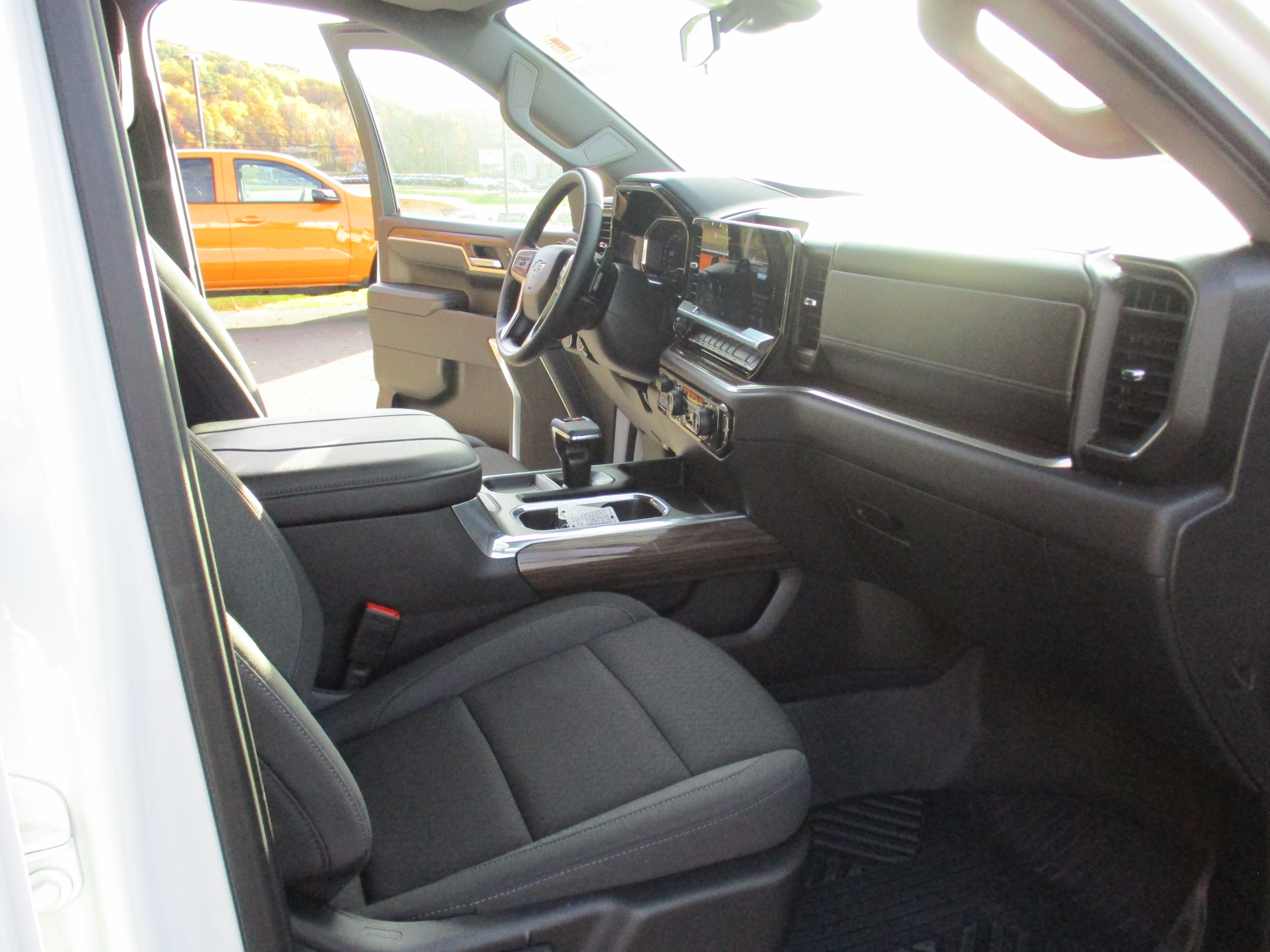 2025 Chevrolet Silverado 1500 LT Trail Boss - Photo 14