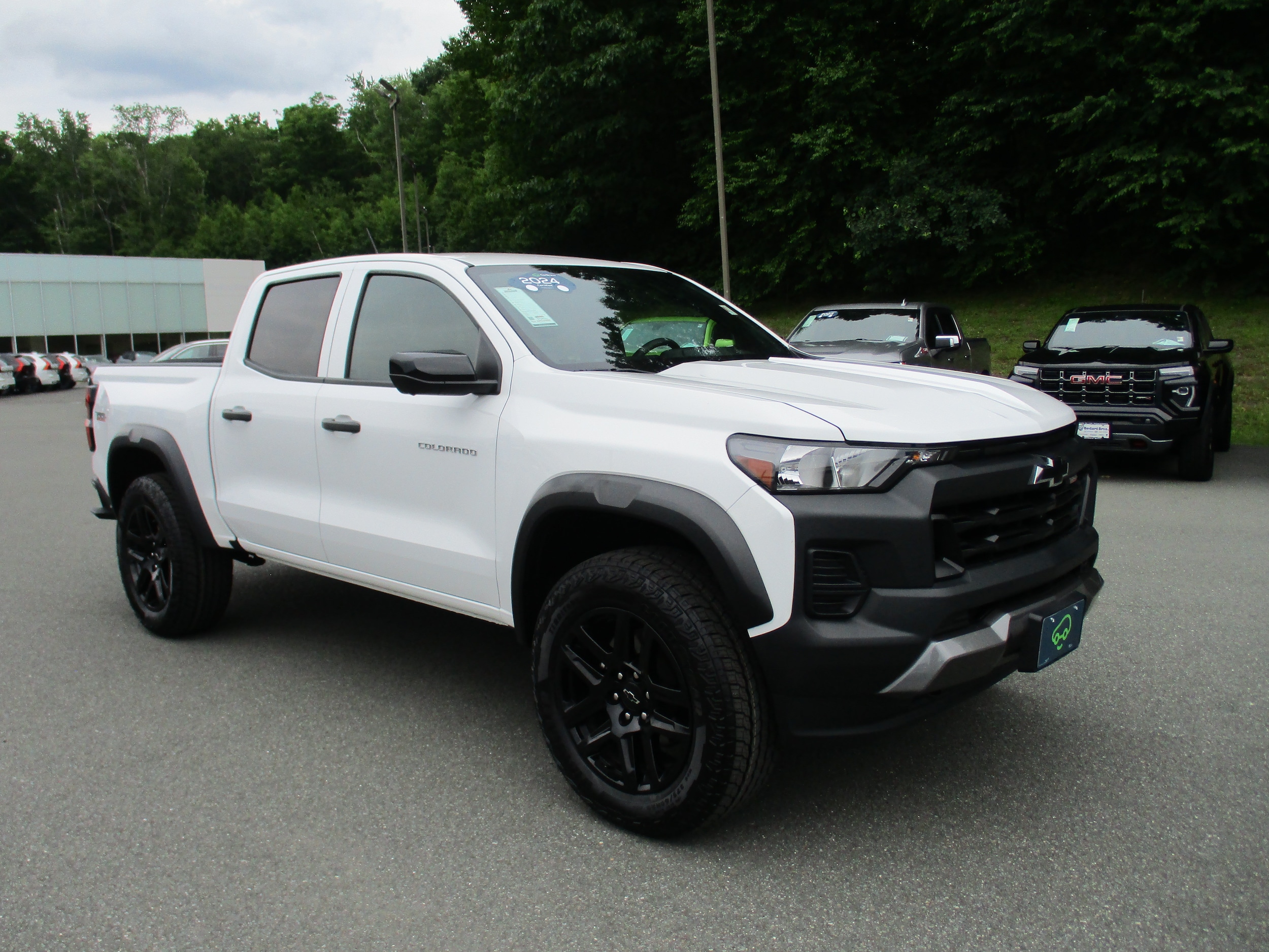 2024 Chevrolet Colorado Trail Boss - Photo 3