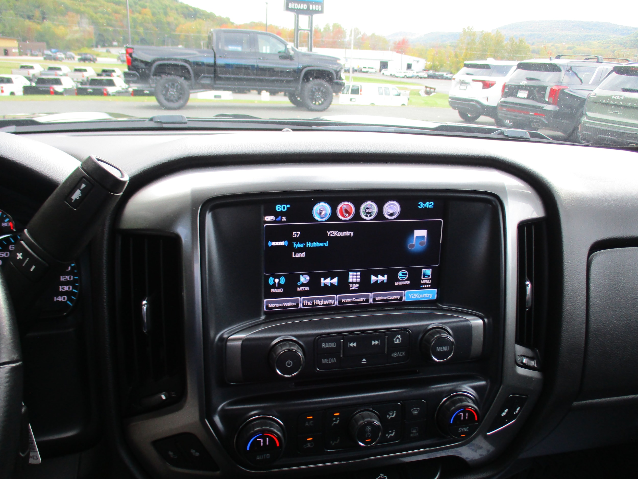 2018 Chevrolet Silverado 1500 LT - Photo 16