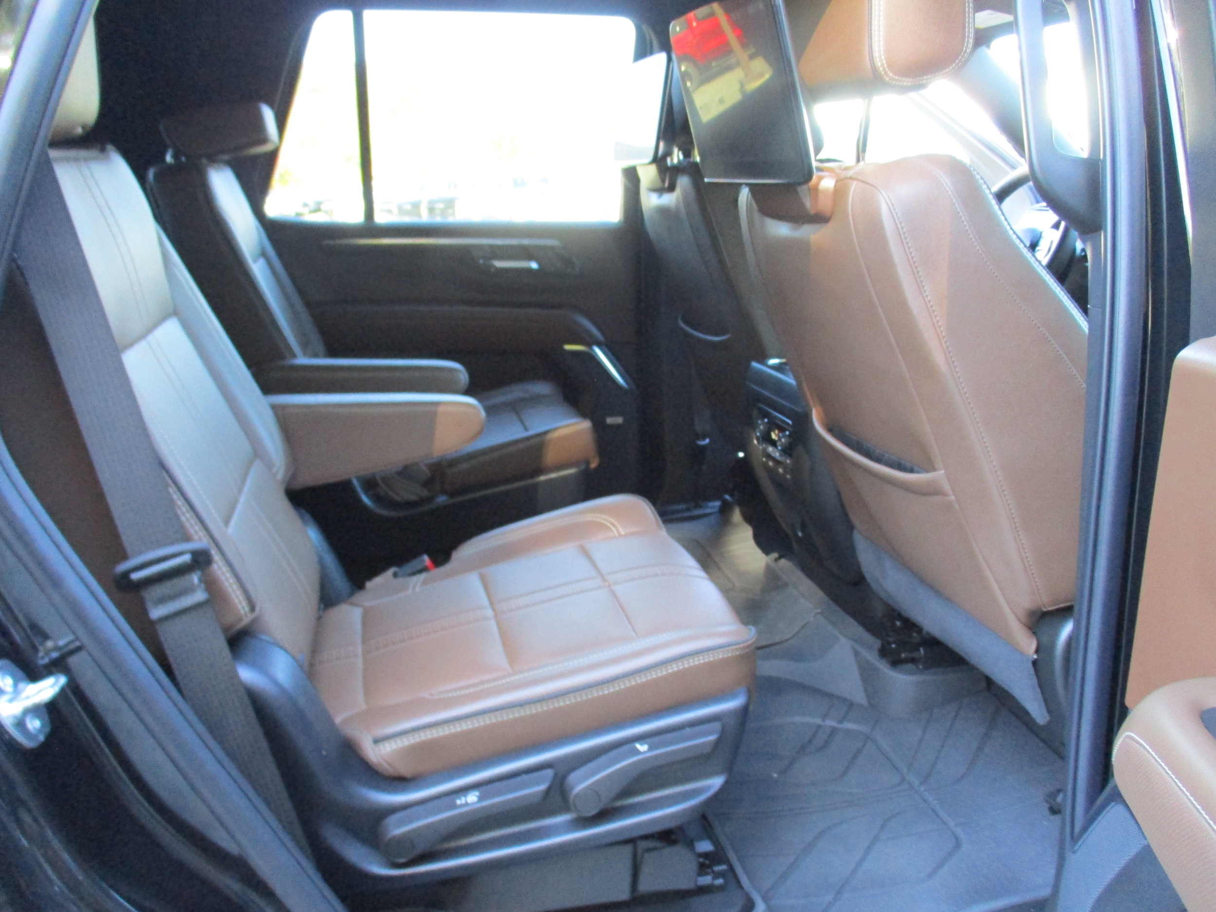 2025 Chevrolet Tahoe High Country - Photo 16