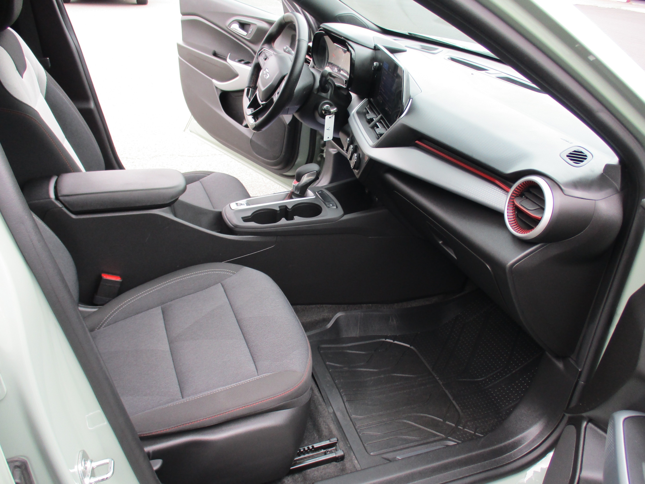 2024 Chevrolet Trax RS - Photo 16