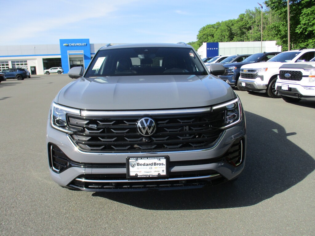 Used 2024 Volkswagen Atlas Cross Sport 2.0T SEL Premium R-Line