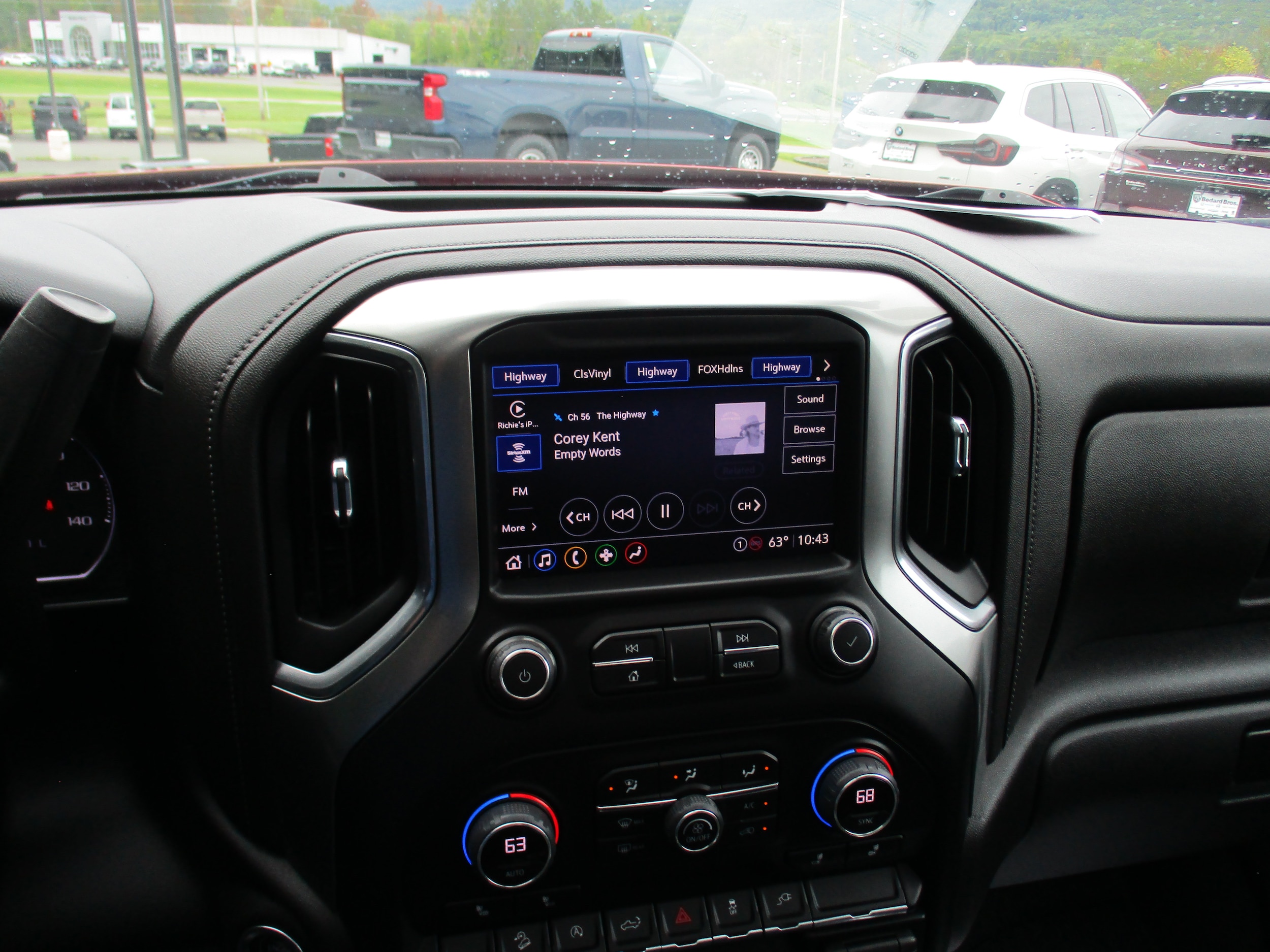 2022 Chevrolet Silverado 1500 Limited RST - Photo 16