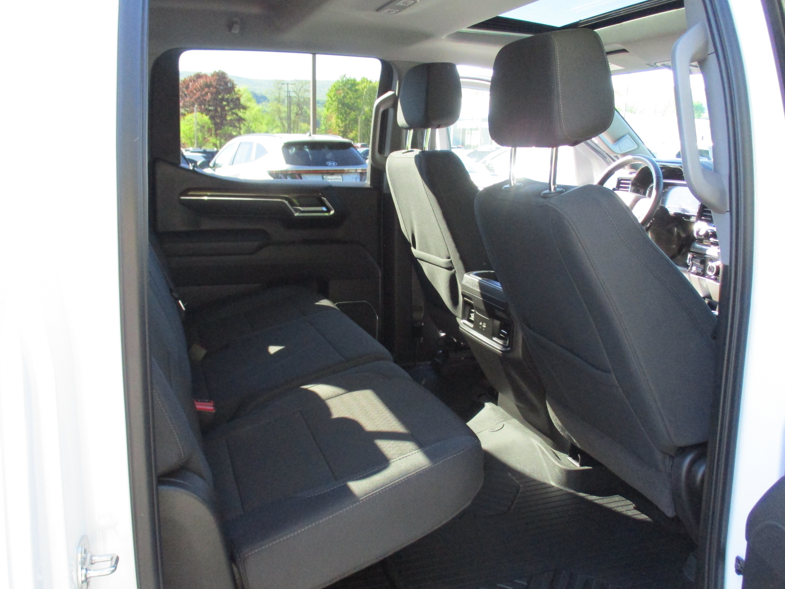 2025 Chevrolet Silverado 1500 LT Trail Boss - Photo 14