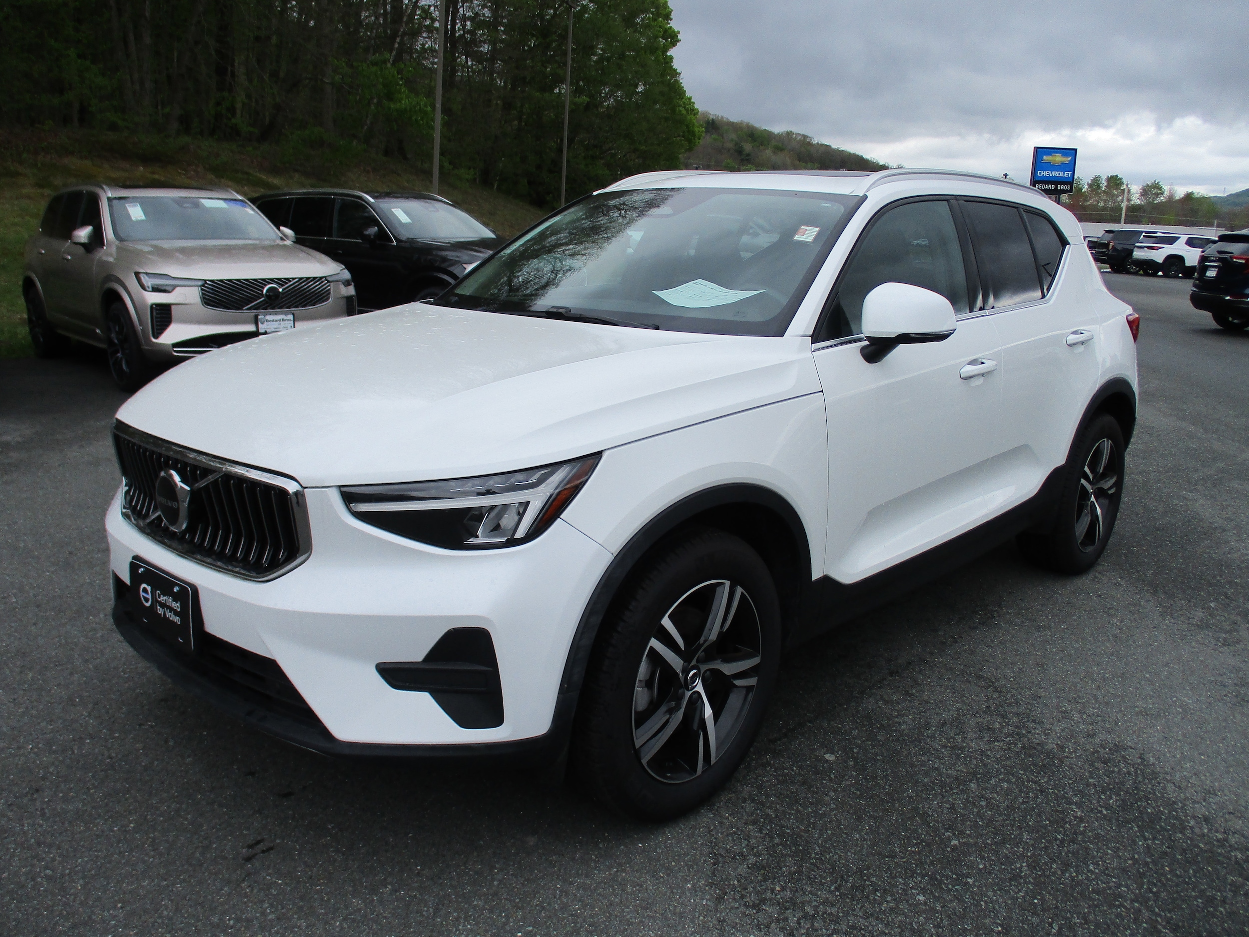 2025 Volvo XC40