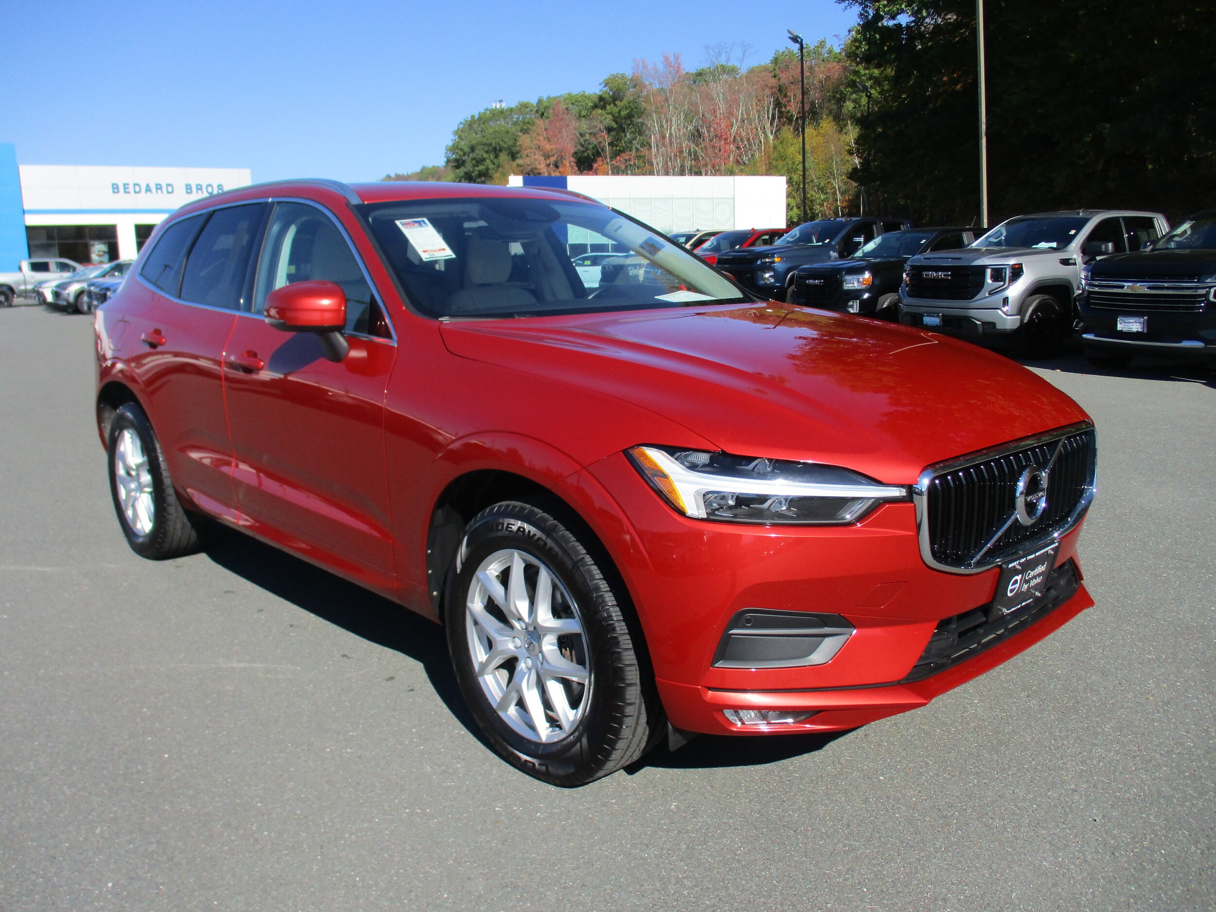 2021 Volvo XC60 T6 Momentum photo 2