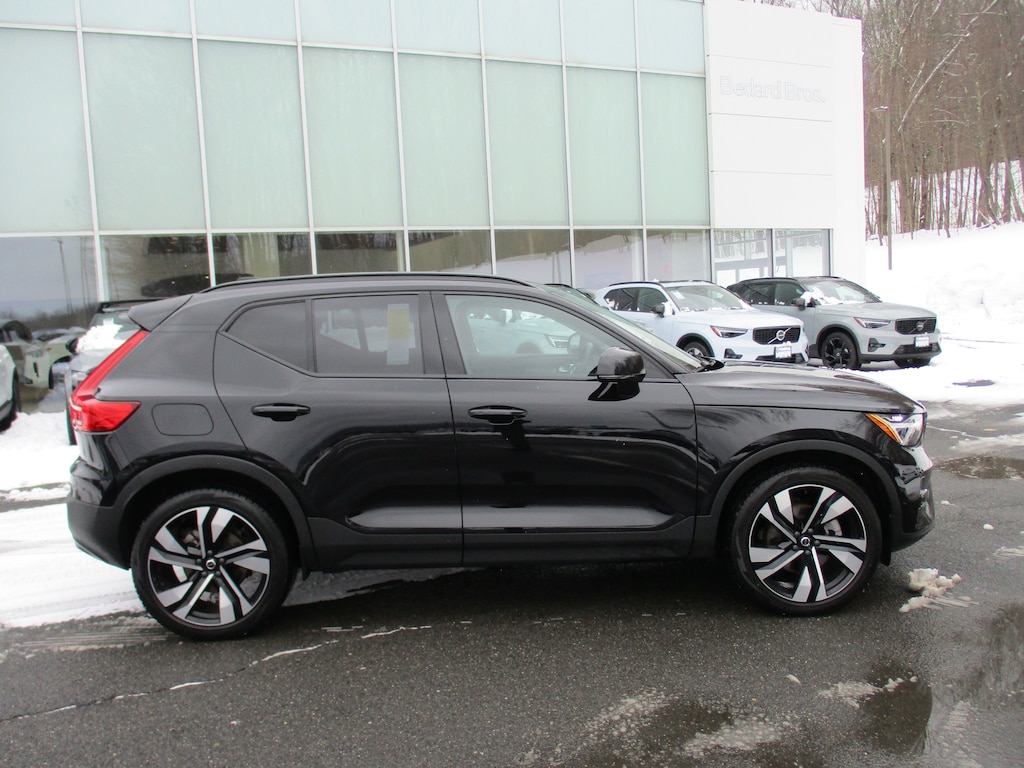 Used 2023 Volvo XC40 B5 AWD Plus Dark SUV