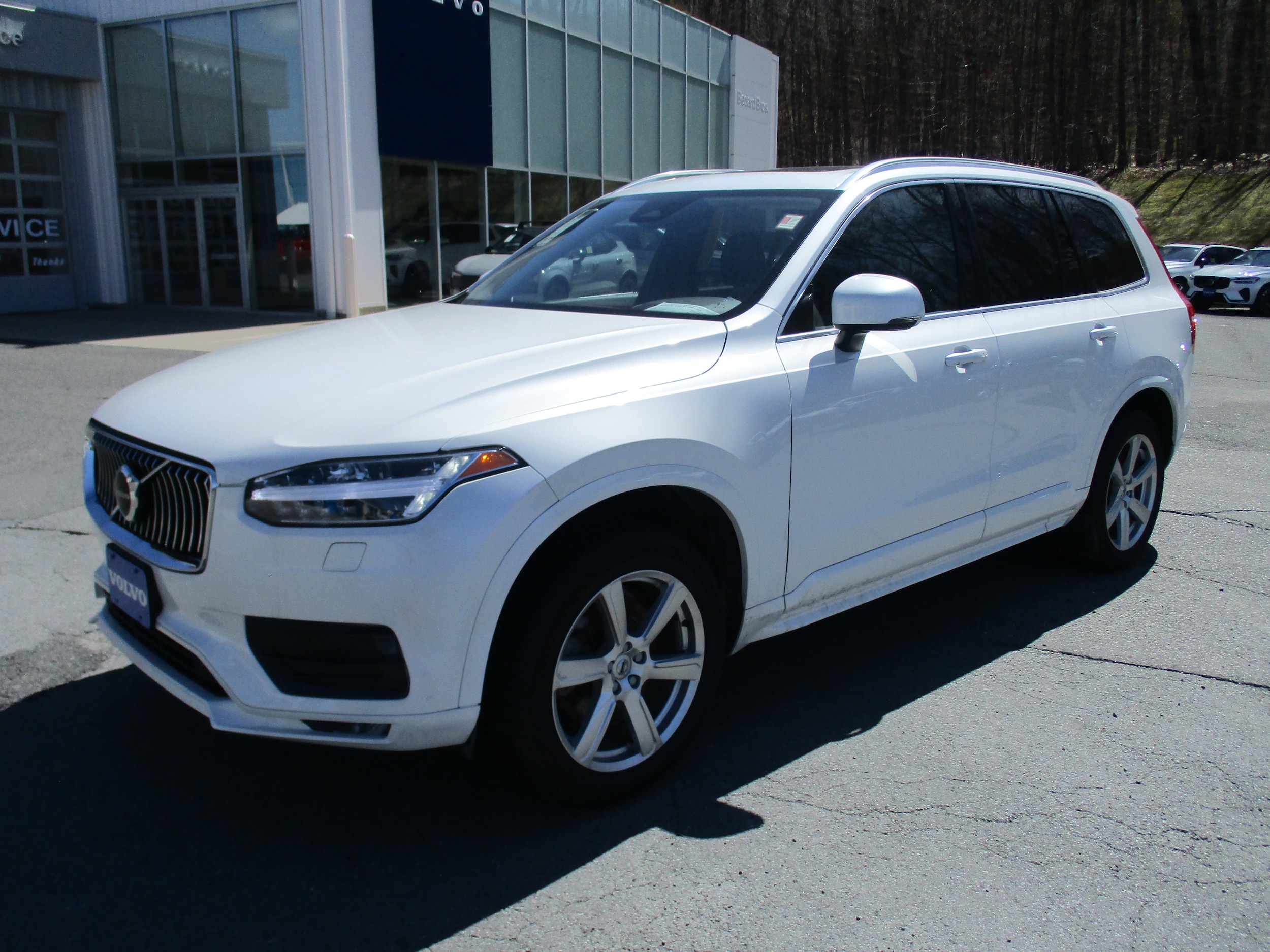 2023 Volvo XC90 B5 Core 4WD's photo