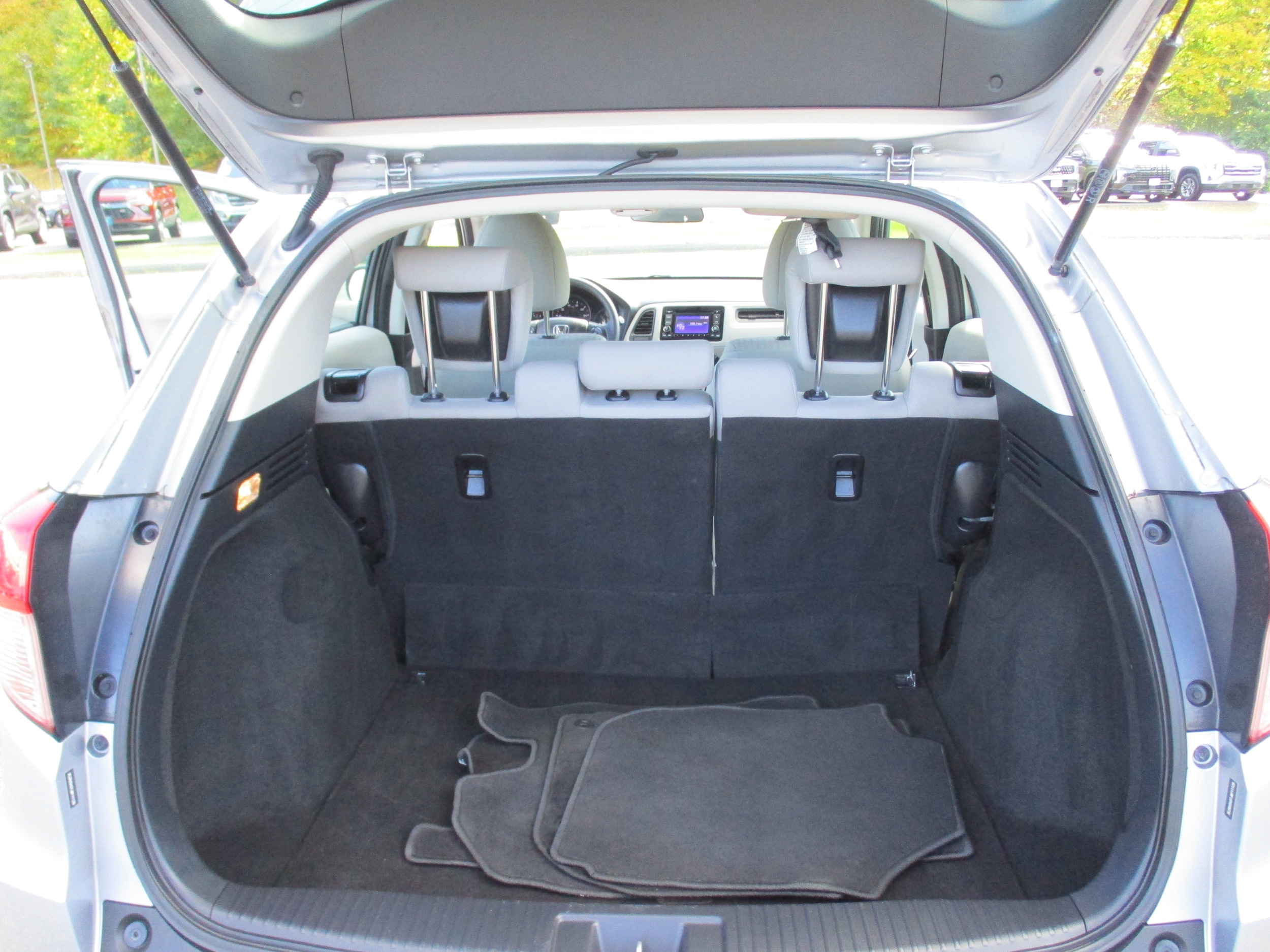 2018 Honda HR-V LX - Photo 13