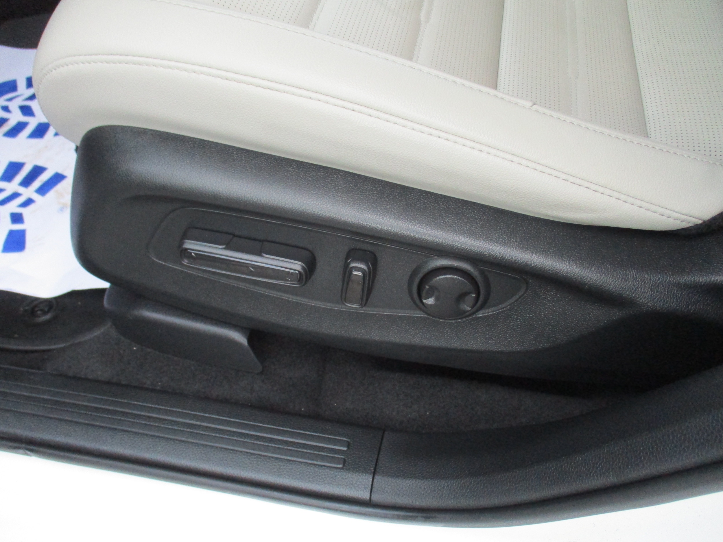 2024 Honda CR-V EX-L - Photo 17