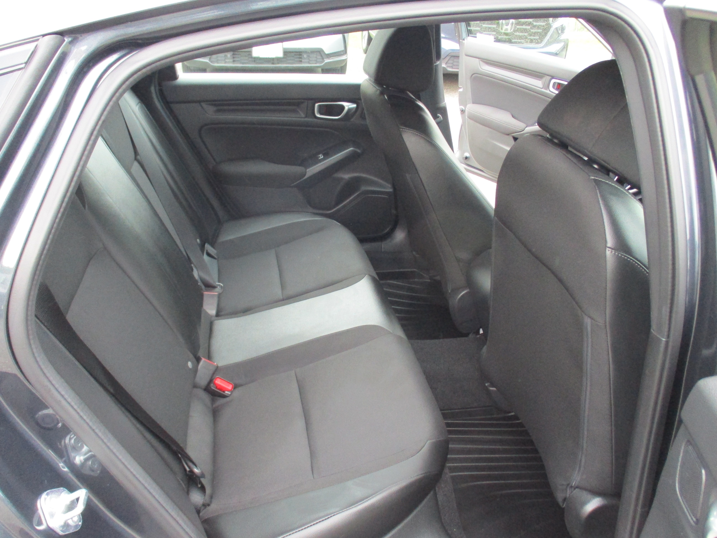 2026 Honda Civic Hatchback Sport - Photo 14