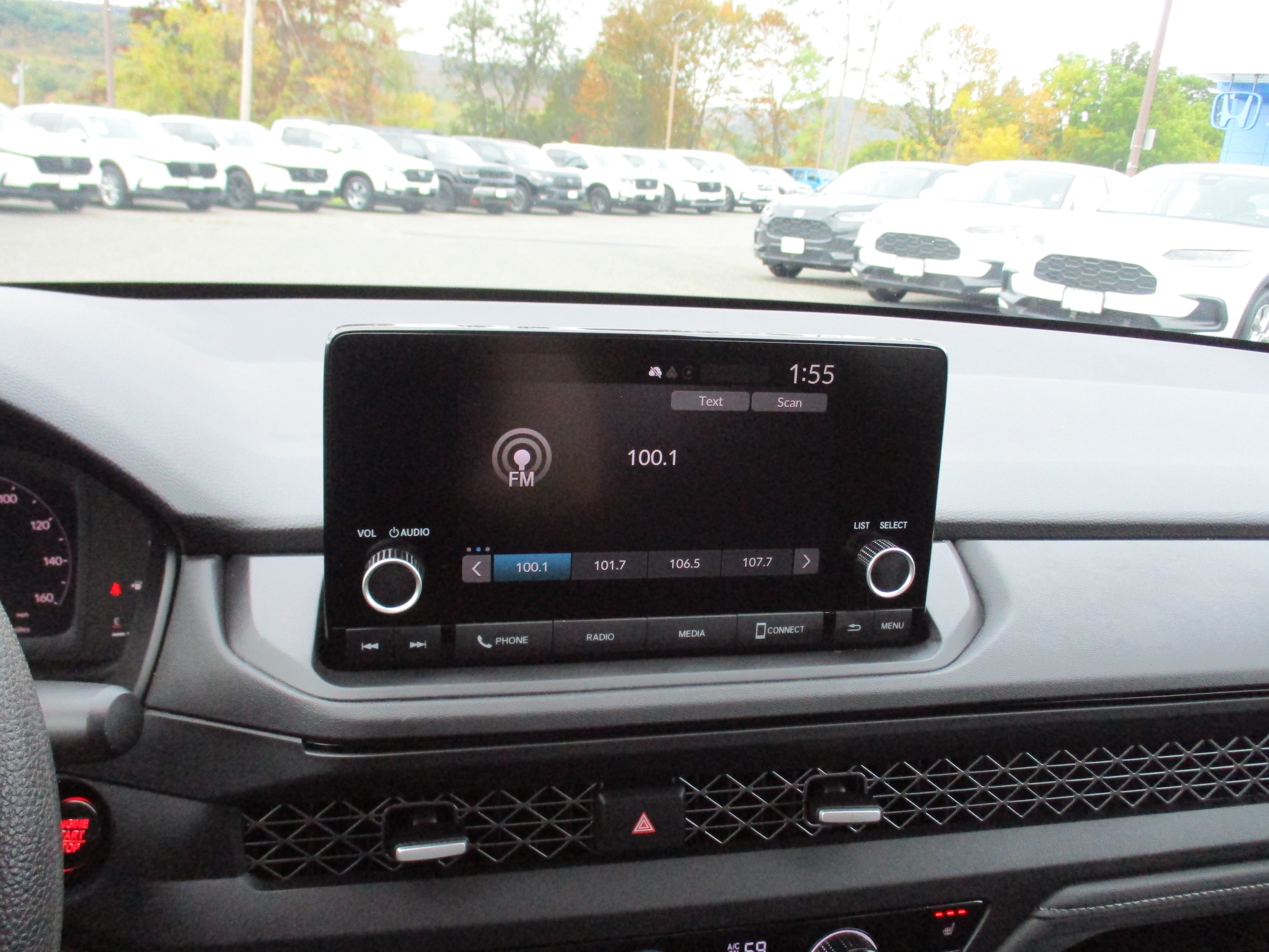2025 Honda Accord SE - Photo 16