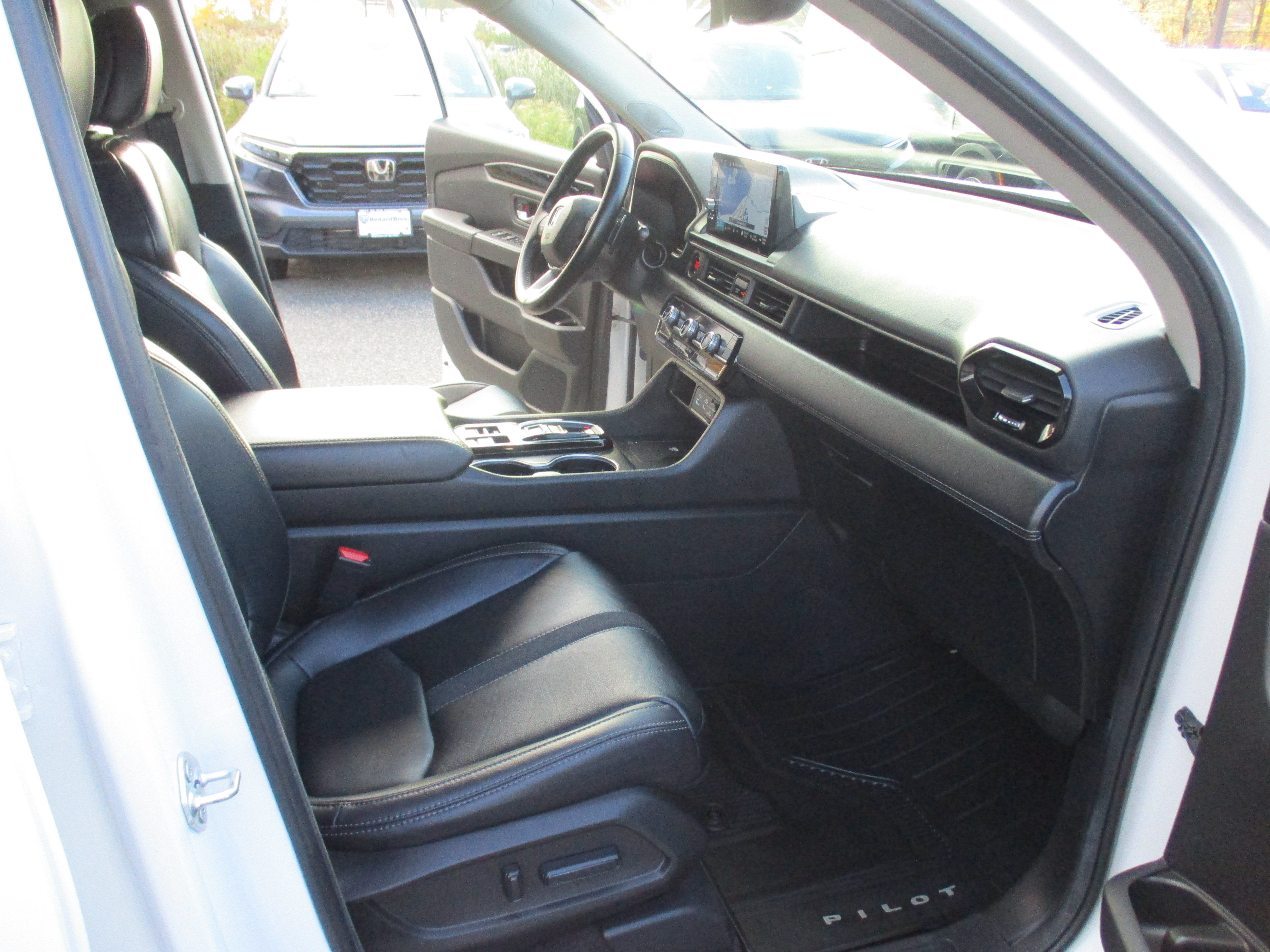 2024 Honda Pilot Touring - Photo 16