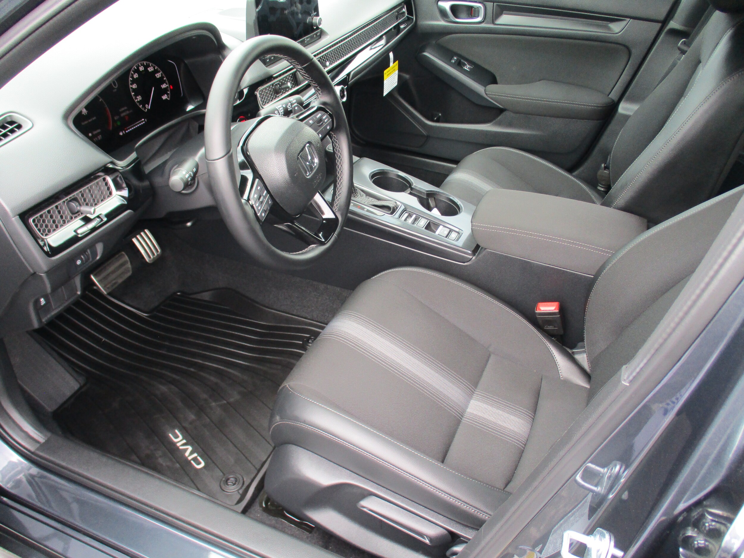 2026 Honda Civic Hatchback Sport - Photo 11
