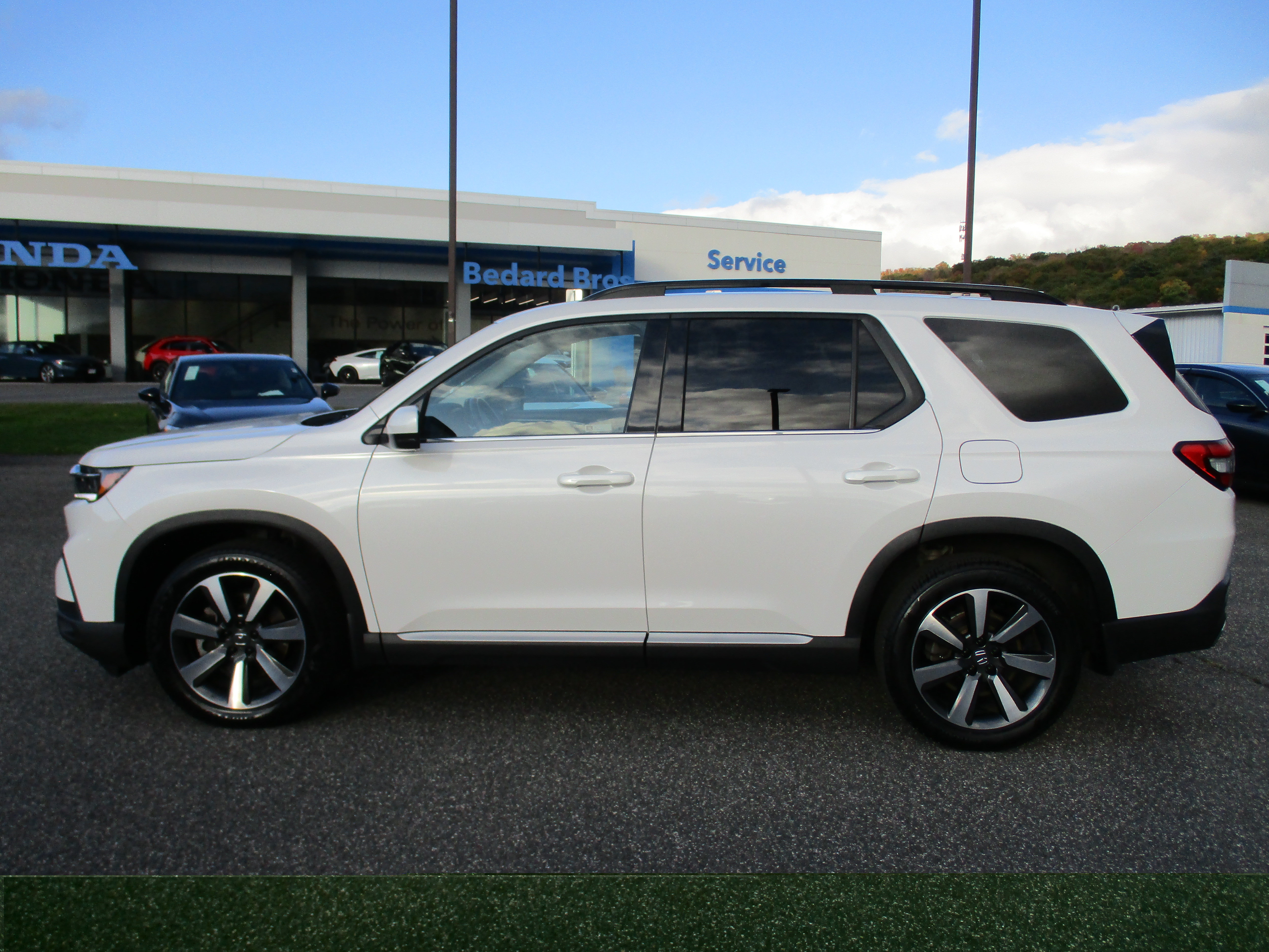2024 Honda Pilot Touring - Photo 8