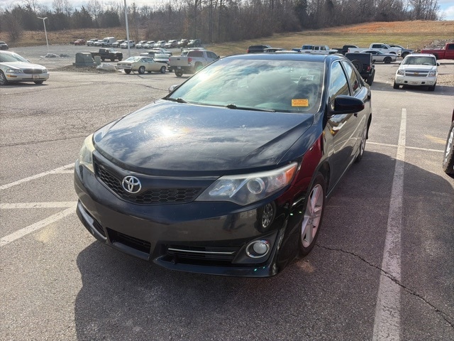 Used 2014 Toyota Camry SE with VIN 4T1BF1FK3EU466300 for sale in Bedford, IN