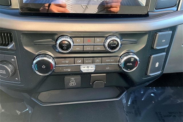 2025 Ford F-150 XLT - Photo 32