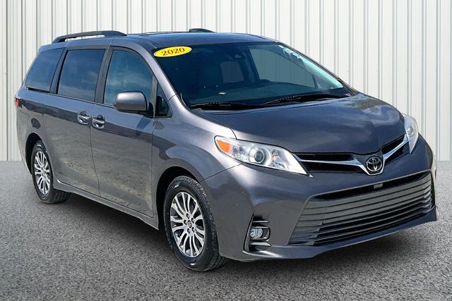 2020 Toyota Sienna XLE
