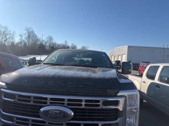 2025 Ford F-250 photo 3