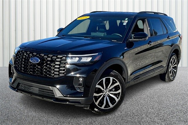 2025 Ford Explorer ST-Line photo 2