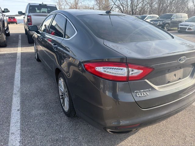 2015 Ford Fusion SE photo 4