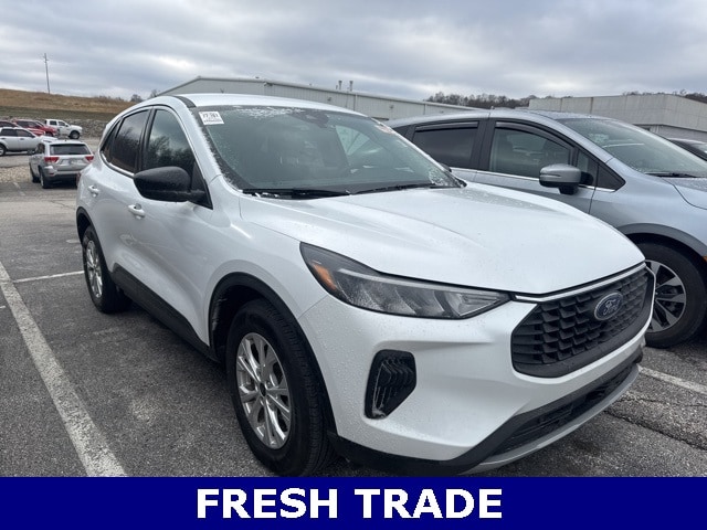 2023 Ford Escape Active's photo