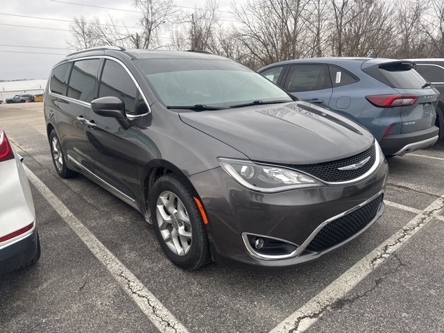 2019 Chrysler Pacifica Touring L Plus's photo