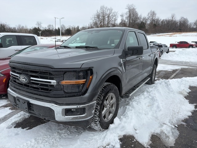 2025 Ford F-150 XLT photo 2