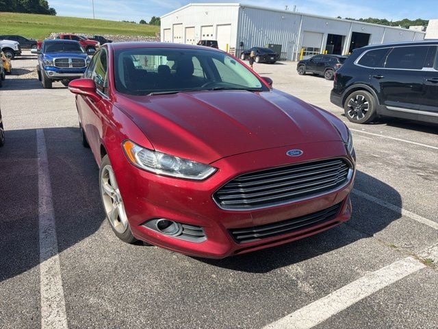 2016 Ford Fusion SE FWD's photo