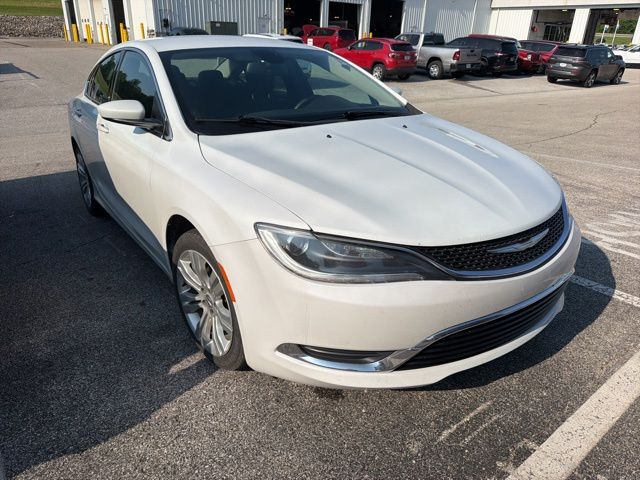 2015 Chrysler 200 Limited's photo