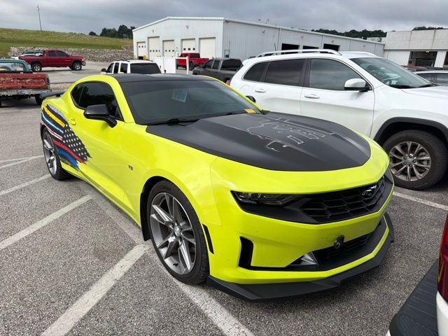 2019 Chevrolet Camaro 2LT RWD photo