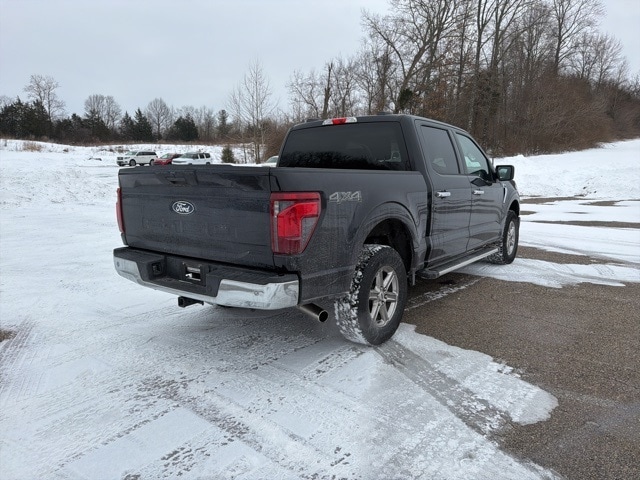 2025 Ford F-150 XLT photo 2