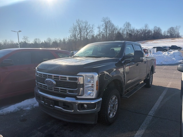 2025 Ford F-250 photo 2