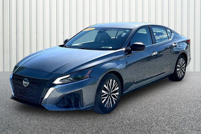 Used 2024 Nissan Altima SV with VIN 1N4BL4DVXRN333924 for sale in Bedford, IN