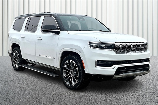 2023 Jeep Grand Wagoneer Series III's photo