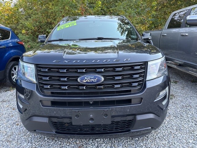 2017 Ford Explorer Sport photo 2