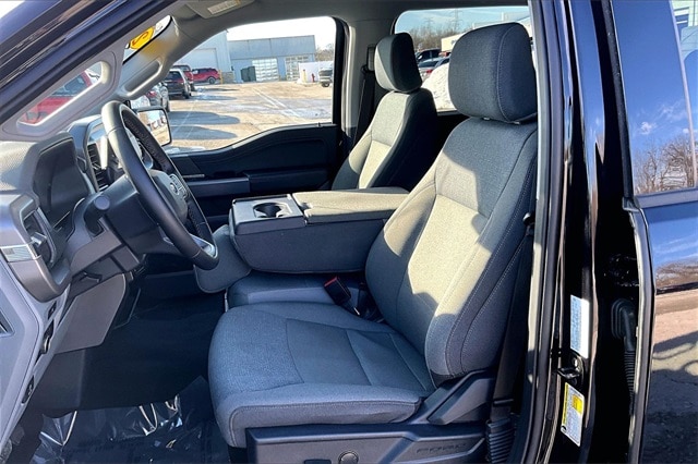 2025 Ford F-150 XLT - Photo 25
