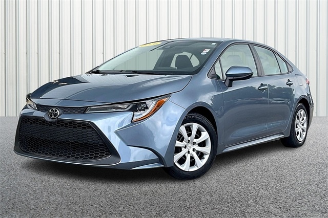 Used 2021 Toyota Corolla LE with VIN 5YFEPMAE1MP165277 for sale in Bedford, IN