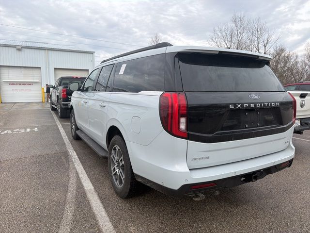 2025 Ford Expedition MAX photo 4