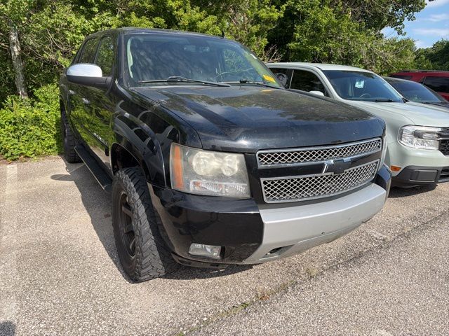 2008 Chevrolet Avalanche's photo