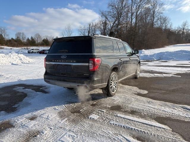 2024 Ford Expedition MAX photo 2